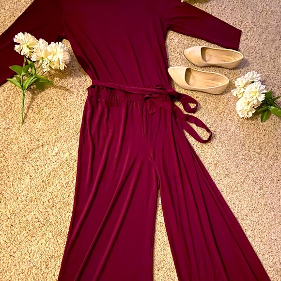 LIKE NEW!!!♥️ Joan Rivers 3/4 Sleeve Jumpsuit - Picture 14 of 14